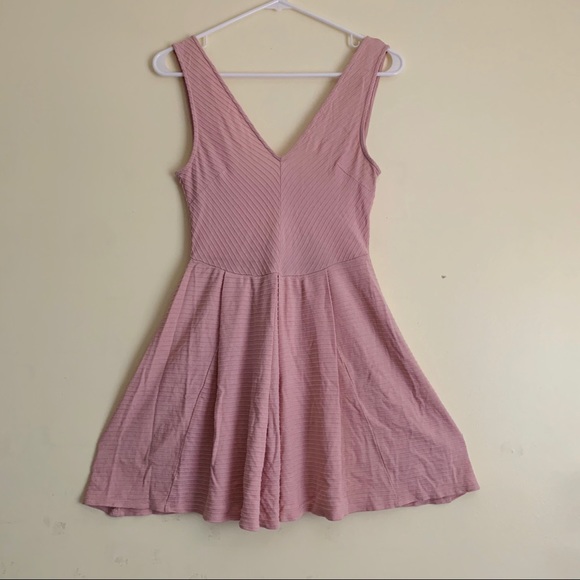 Silence + Noise Pale Pink Dress - Picture 2 of 8